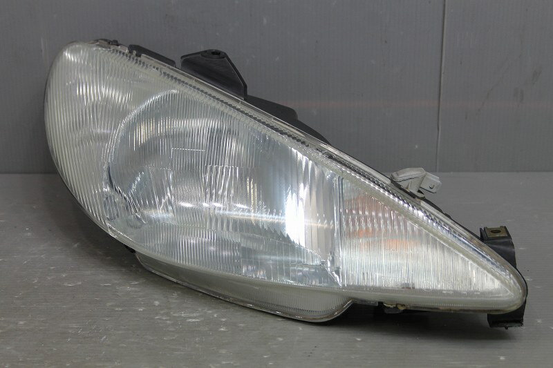 プジョー 206 Peugeot(T1NFU) 純正 Valeo 破損無 動作保証 右 ヘッドライト ハロゲン レベライザー付 67735805 p047686 中古20240523