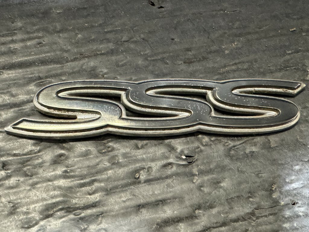 Emblems - ブルーバード 2.0 SSS 前期(HU14 U14) 純正 破損無 リア エンブレム SSS p061984 中古20260413