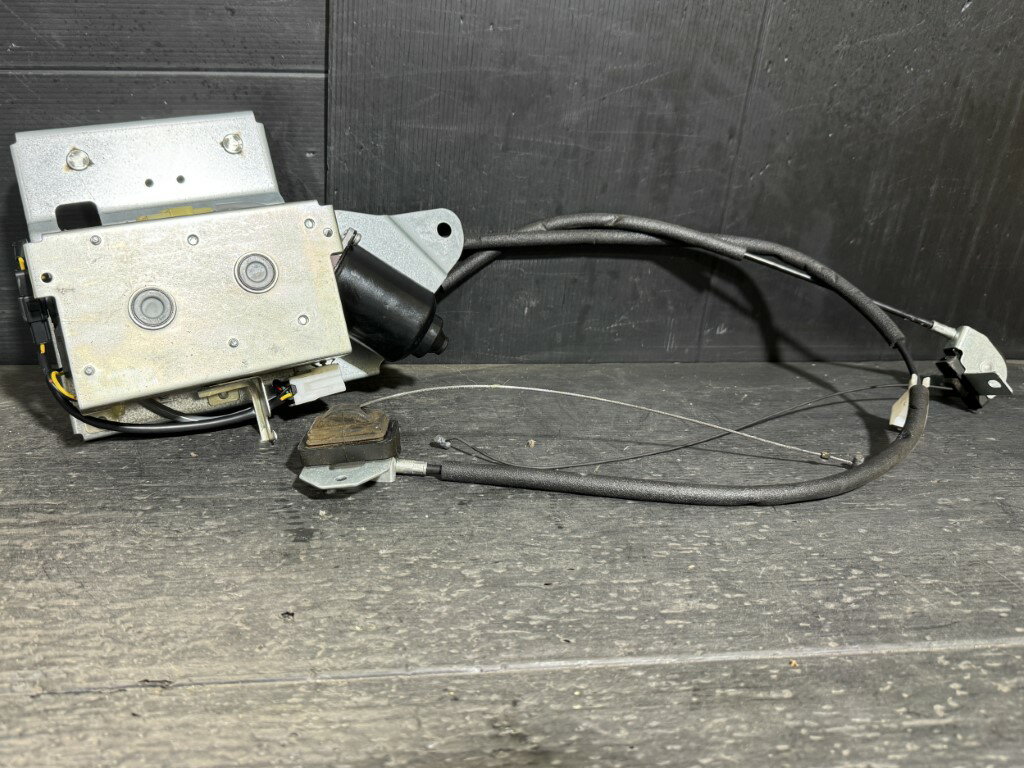 セレナ V-G ナビパッケージ 8人乗り 後期(TC24 C24) 純正 破損無 動作保証 左 パワースライドモーター p062000 中古20260413