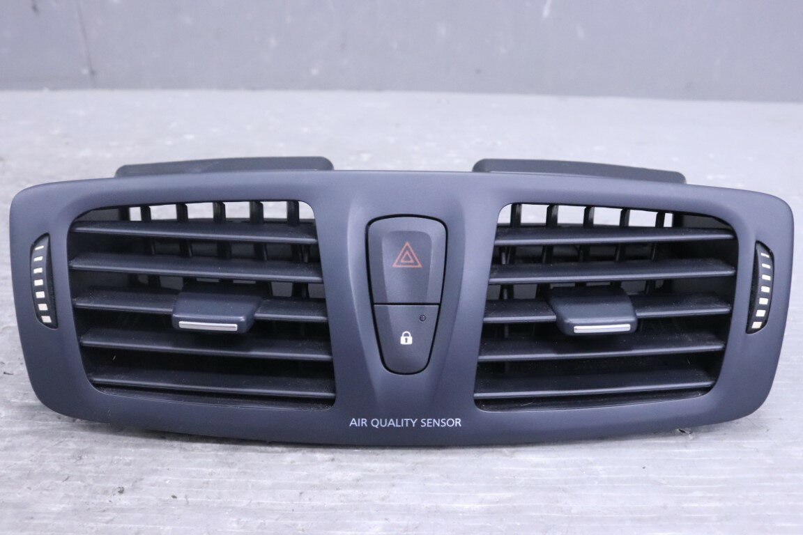 ルノー メガーヌ エステート GTライン (KZM4R) 純正 破損無 センターエアコン吹出口 p062031 中古20260414