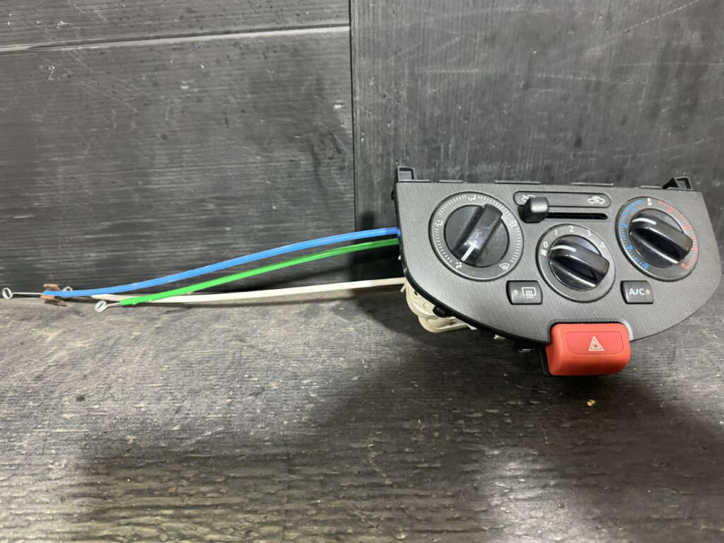 日産 ADバン(VY12 Y12) 純正 エアコンスイッチ ACスイッチ 破損無 動作保証 p062101 中古20260416