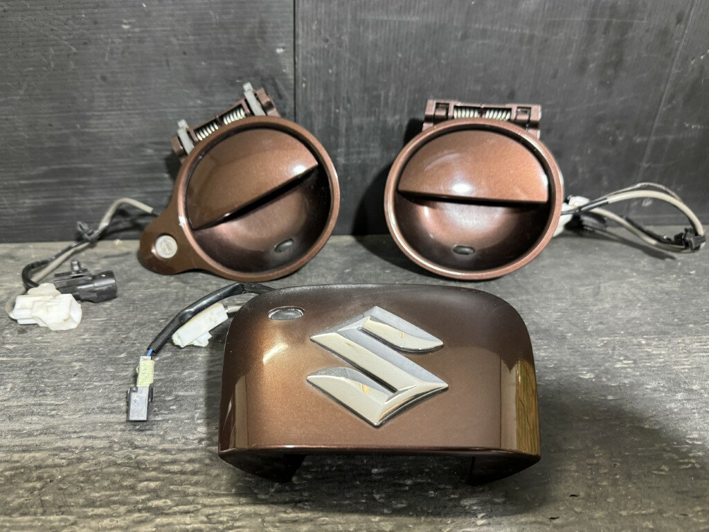 Rakuten - スズキ MRワゴン X 前期(MF22S RNXD) 純正 アウターハンドル フロント左右 バックドア ZEL ドアアウターハンドル ドアハンドル 82851-81J00-01 82811-81J1 p062159 中古20260421
