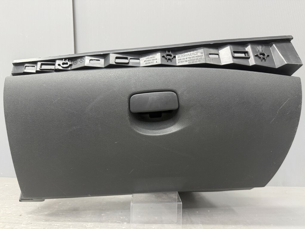ルノー メガーヌ エステート GTライン(KZM4R) 純正 破損無 グローブボックス p062200 中古20260423