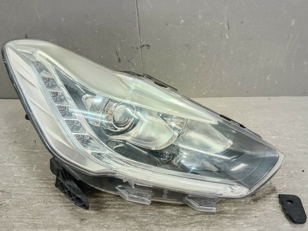 シトロエン DS5 シック 右H(B85F02 B8) 純正 動作保証 右ヘッドライト HID バラスト レベ付 キセノン ヘッドランプ p062226 中古20260422