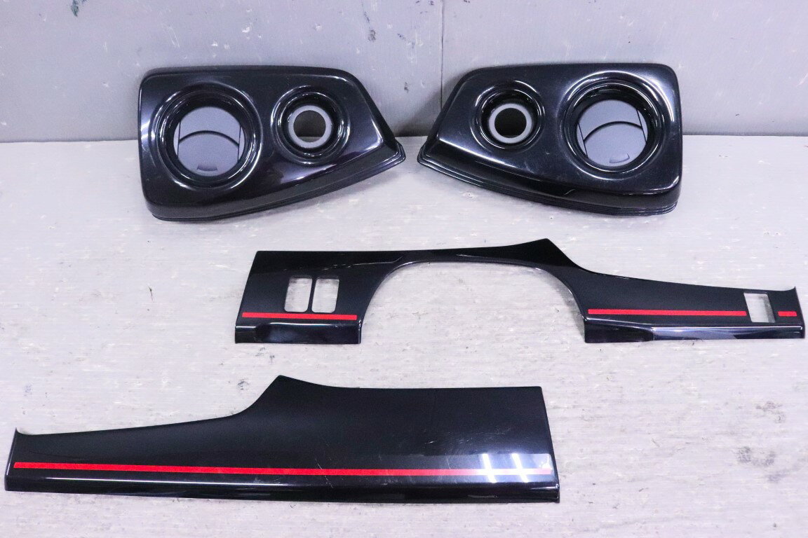 トヨタ bB S 後期(QNC20) 純正 破損無 モデリスタ 黒光沢 ダッシュパネル エアコン吹出口 p062278 中古20260427