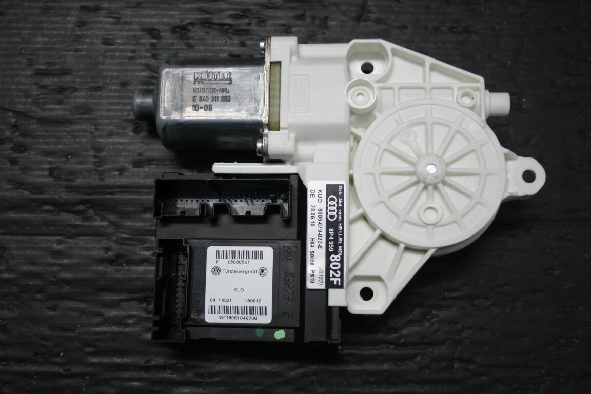 アウディ A3 Audi 5ドア 後期(8P 8PCAX) 純正 破損無 動作保証 右後 パワーウィンドウレギュレーター モーターのみ 右リア 8P4 959 802F p055007 中古20250513