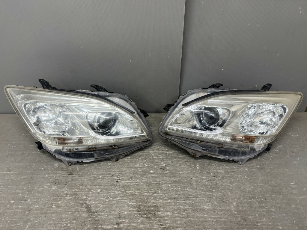 乐天商城 - マークX ジオ 240 エアリアル(ANA10) 純正 スタンレー 破損無 動作保証 HID ヘッドライト レベ キセノン バラスト 左右セット ヘッドランプ P7254 p055131 中古20250517