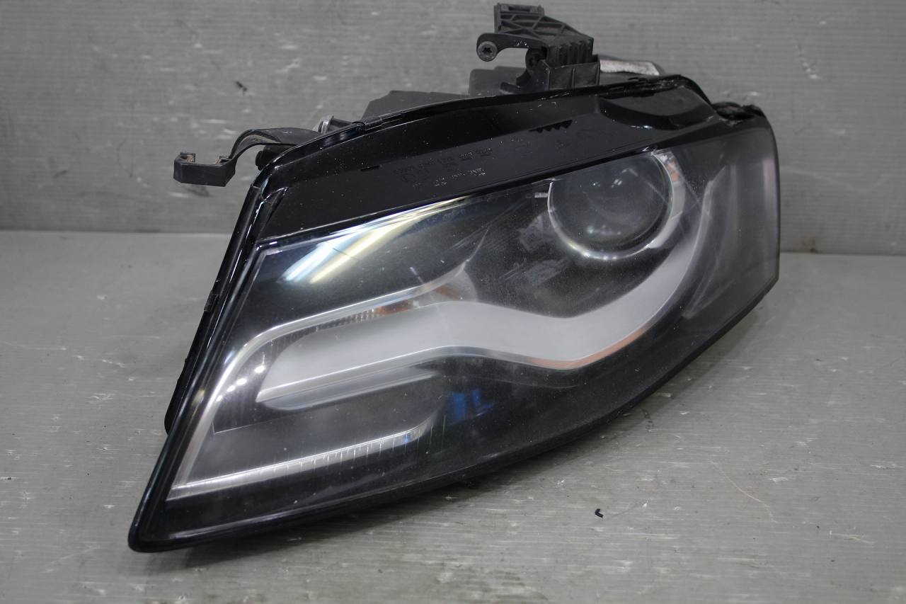 アウディ A4 アバント 2.0 TFSI クワトロ 右H 前期(8KCDNF 8K) 純正 AL 破損無 動作保証 左 ヘッドライト HID キセノン バラスト レベ バラスト付 8K0 941 003 D p048495 中古20241008