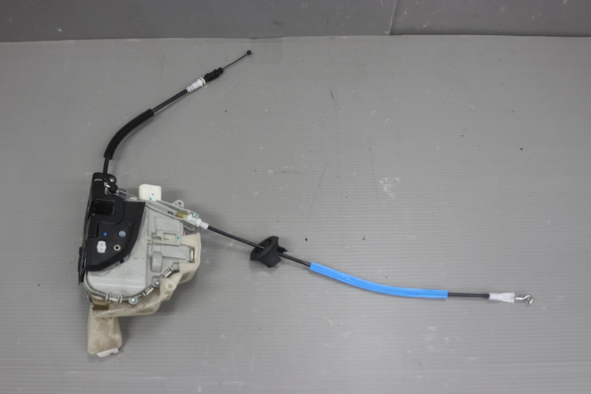 アウディ A4 アバント(8K B8 8KCDH) 純正 破損無 動作保証 右前 ドアロック アクチュエーター 右フロント 8J2 837 016 C p055605 中古20250605