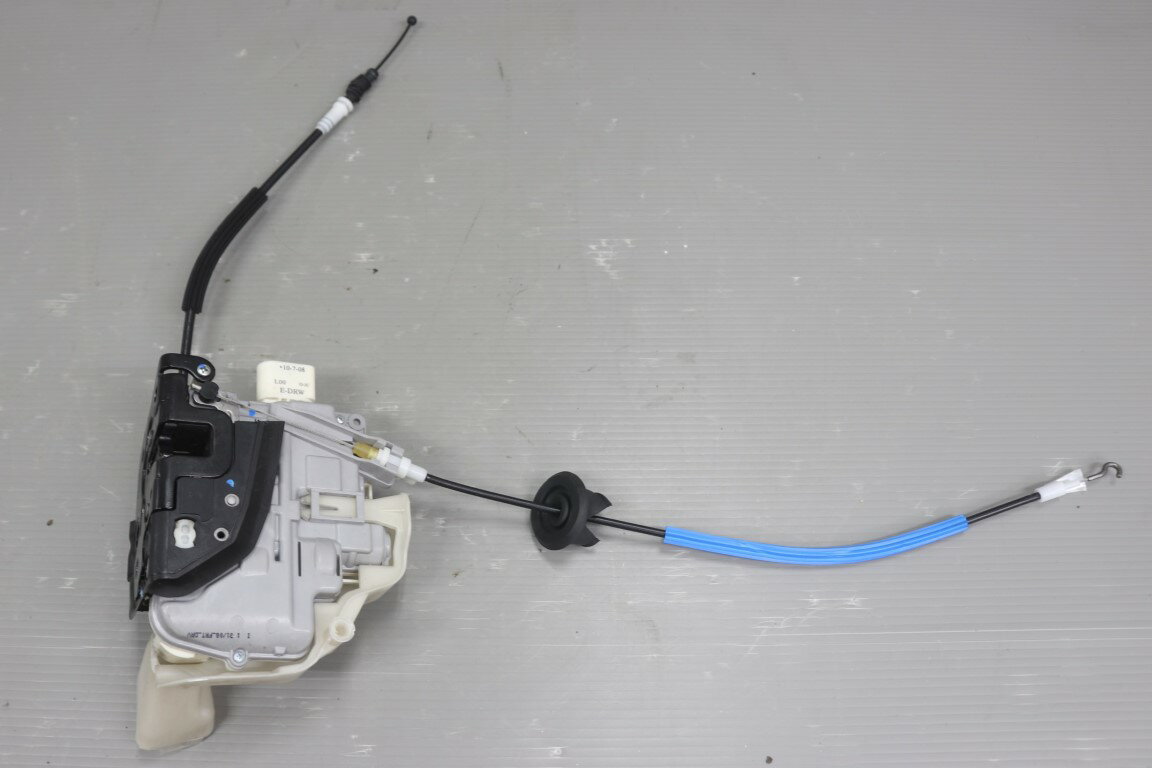 アウディ A4 アバント 1.8 TFSI Audi (8KCDH 8K B8) 純正 破損無 動作保証 右前 ドアロック アクチュエーター 右フロント JA6-8J2 837 016A p055740 中古20250613