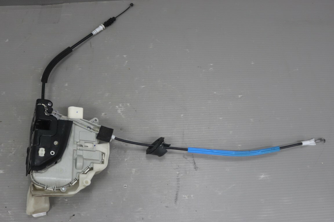 アウディ アバント 2.0 TFSI Audi(8K 8KCDN) 純正 破損無 動作保証 右前 ドアロックアクチュエーター 右フロント 8J2.837.016.C p055944 中古20250618