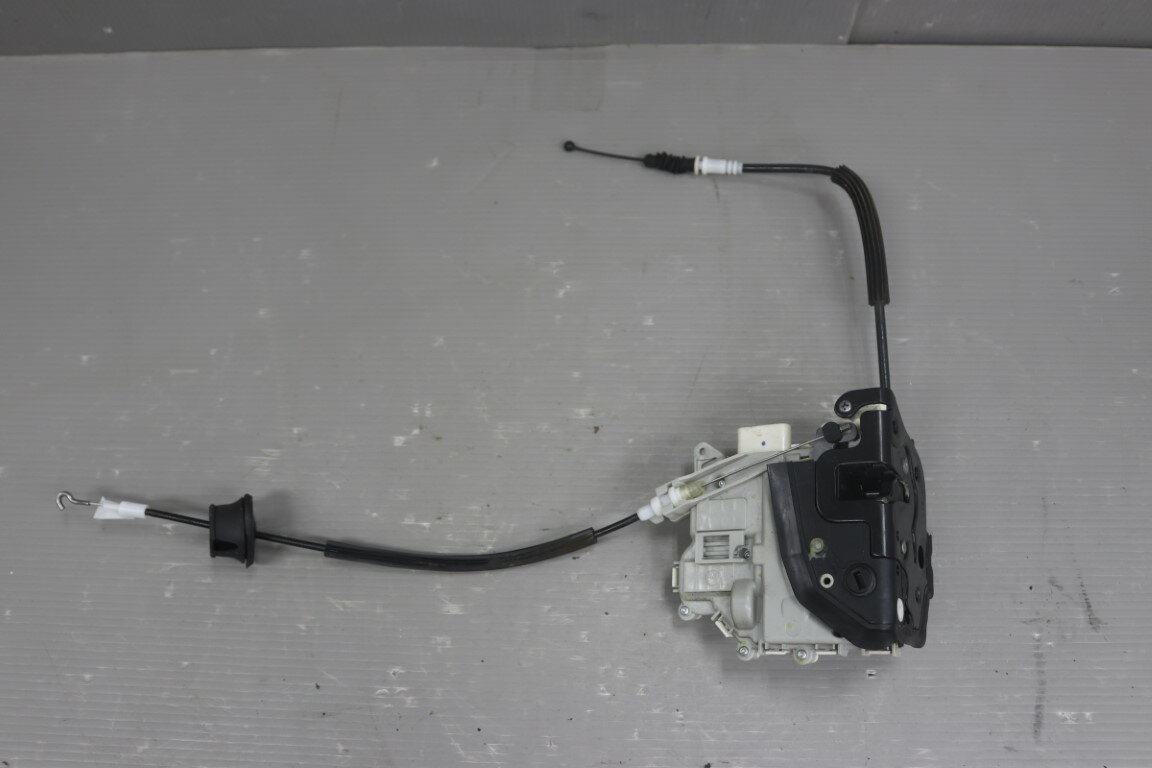 アウディ アバント 2.0 TFSI Audi(8K 8KCDN) 純正 破損無 動作保証 左後 ドアロックアクチュエーター 左リア JA6-8K0 839 015 C p055946 中古20250618