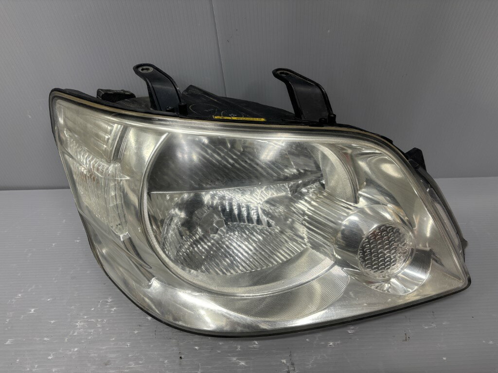 トヨタ ヴォクシー X 前期(ZRR70 ZRR70G-BRXEK(L)) 純正 コイト 破損無 動作保証 右 HID ヘッドライト レベ バラスト キセノン ヘッドランプ 28-151 HCHR-112 p056223 中古20250628