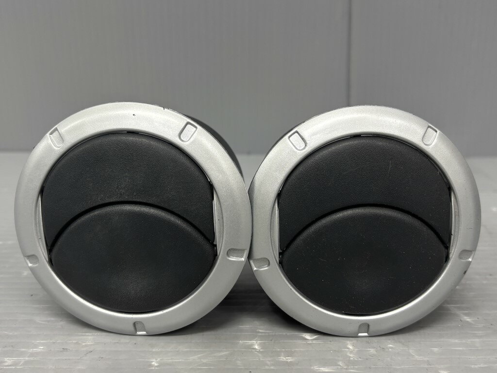 ルノー ウインド 左ハンドル(ENK4M) 純正 破損無 動作保証 エアコン吹出口 2点セット A/C吹出口 p056451 中古20250707
