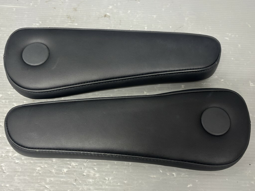 エスティマ アエラス 後期(GSR50 GSR50W-GFTSK(Q)) 純正 破損無 フロント アームレスト 肘置き 左右セット 右 左 p056806 中古20250720