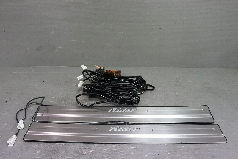 ノート ライダー 15X Fパッケージ 前期(E11) 純正 破損無 取付OK 動作保証 フロント スカッフプレート ..