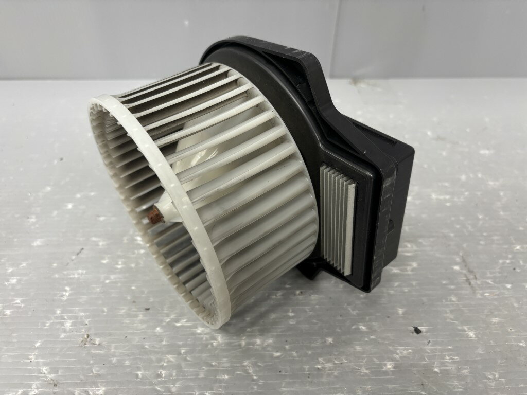 セレナ J-Vパック 前期(PC24 C24) 純正 破損無 動作保証 ブロアファンモーター ヒーターモーター 502725-1570 p056951 中古20250726