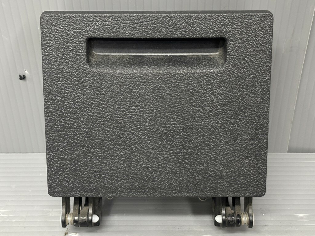 WV トゥーラン TSI(1TCAV 1T) 純正 破損無 動作保証 リア ドリンクホルダー カップホルダー 1T0 862 533 p056959 中古20250726
