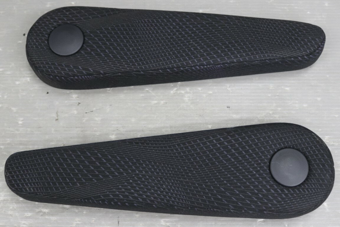 ステップワゴン スパーダ Z 前期(RK5) 純正 破損無 アームレスト 左右セット p057025 中古20250731