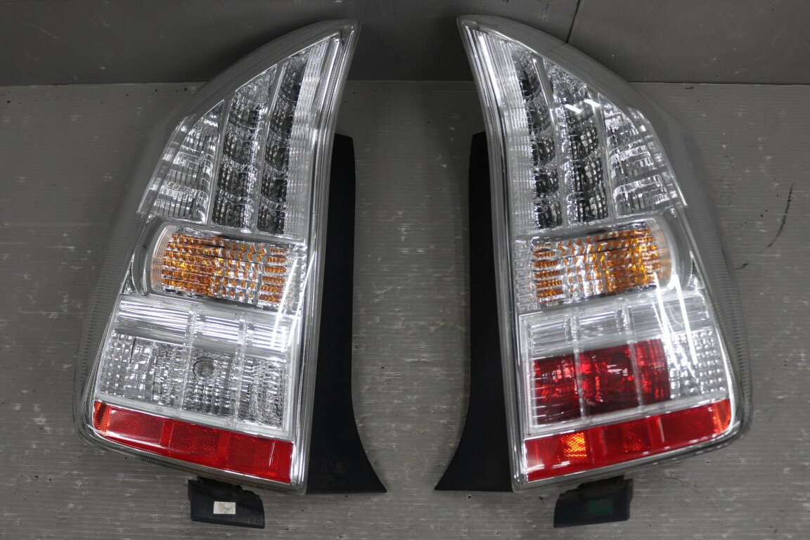 30 プリウス S 前期(ZVW30) 純正 スタンレー 破損無 動作保証 テールランプ LED全点灯OK 左右セット テールライト 47-37 p057191 中古20250811