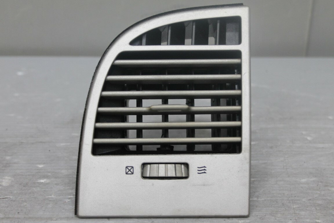 フォード リンカーン ナビゲーター 左ハンドル 5.4L V8 RWD(B5 VLB50) 純正 破損無 左 エアコン吹出口 p057533 中古20250829