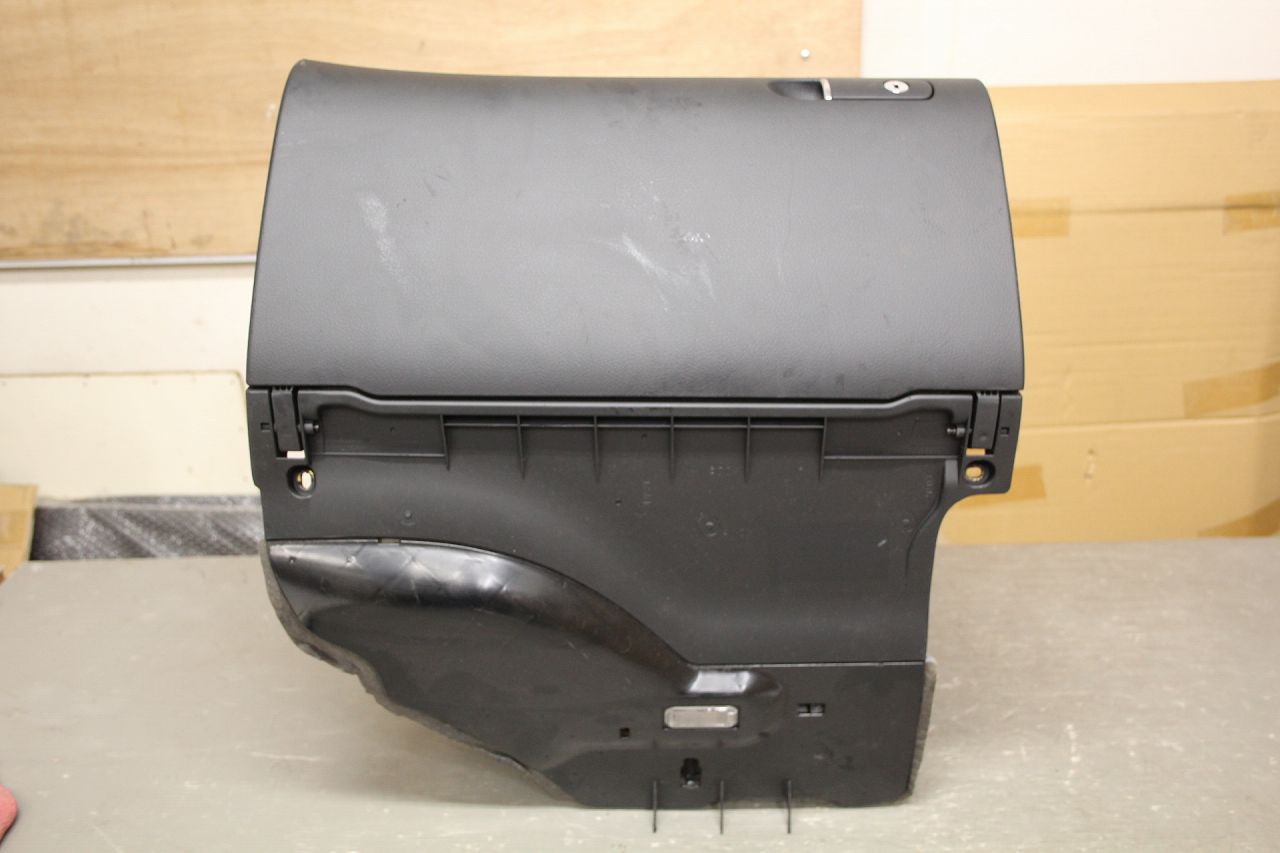 �����ǥ� A4 ���Х�� 1.8T ��H(8E B7 8EBFB) ���� ��»̵ �������֥ܥå��� 8E2 857 035 p049103 ���20241012