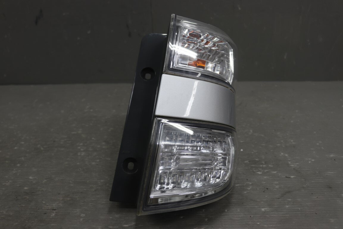 ヴェルファイア 3.5V 前期(GGH20 GGH20-8006271) 純正 コイト 破損無 右テールランプ LED全点灯OK テールライト 1F7 58-28 p057614 中古20250903