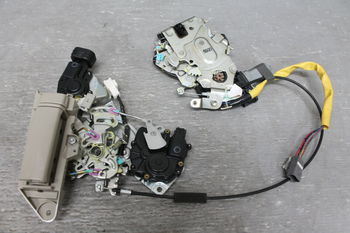 樂天商城 - トヨタ アイシス L Gエディション 後期 (ZGM10) 左後 ドアロック アクチュエーター イージークローザーモーター 左リア トヨタ p057917