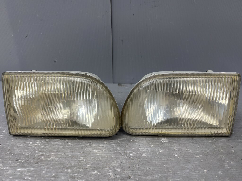 スバル サンバー トラック SDX (KS3 KS3D32M T11 AXH) 純正 動作保証 ヘッドライト ハロゲン 左右セット テールランプ OEW 2068 p057904