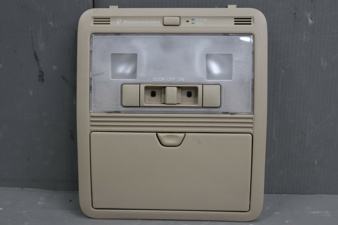 18 クラウン ロイヤルサルーンプレミアム 50TH エディション 前期(GRS180) 純正 ルームランプ マップランプ サングラスケース付 p057999 中古20250919