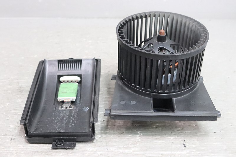 VW ニュービートル 1.6 右ハンドル 後期(9C 9CBFS) 純正 Valeo 破損無 取付OK 動作保証 ブロアファンモーター ヒーターモーター レジスター付 F667327B 1J2819021C p039542 中古20231229