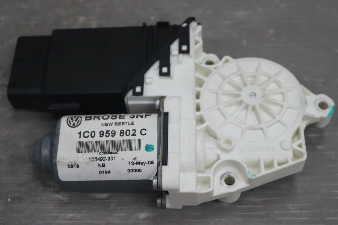 VW ニュービートル(9C) 純正 左 レギュレーターモーター モーターのみ 1C0 959 802 C フォルクスワーゲン 破損無 動作保証 p058099 中古20250925