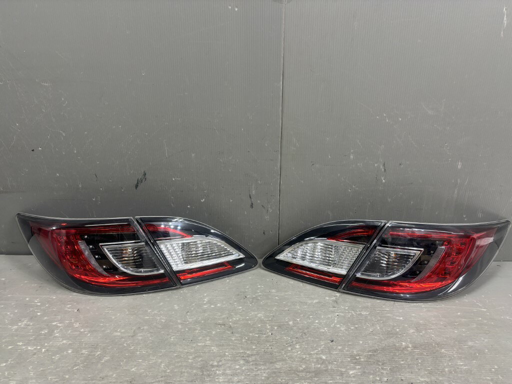 マツダ アテンザ セダン 25EX 前期(GH5FP) テールランプ フィニッシャー付 4点セット 132-41094 220-41..