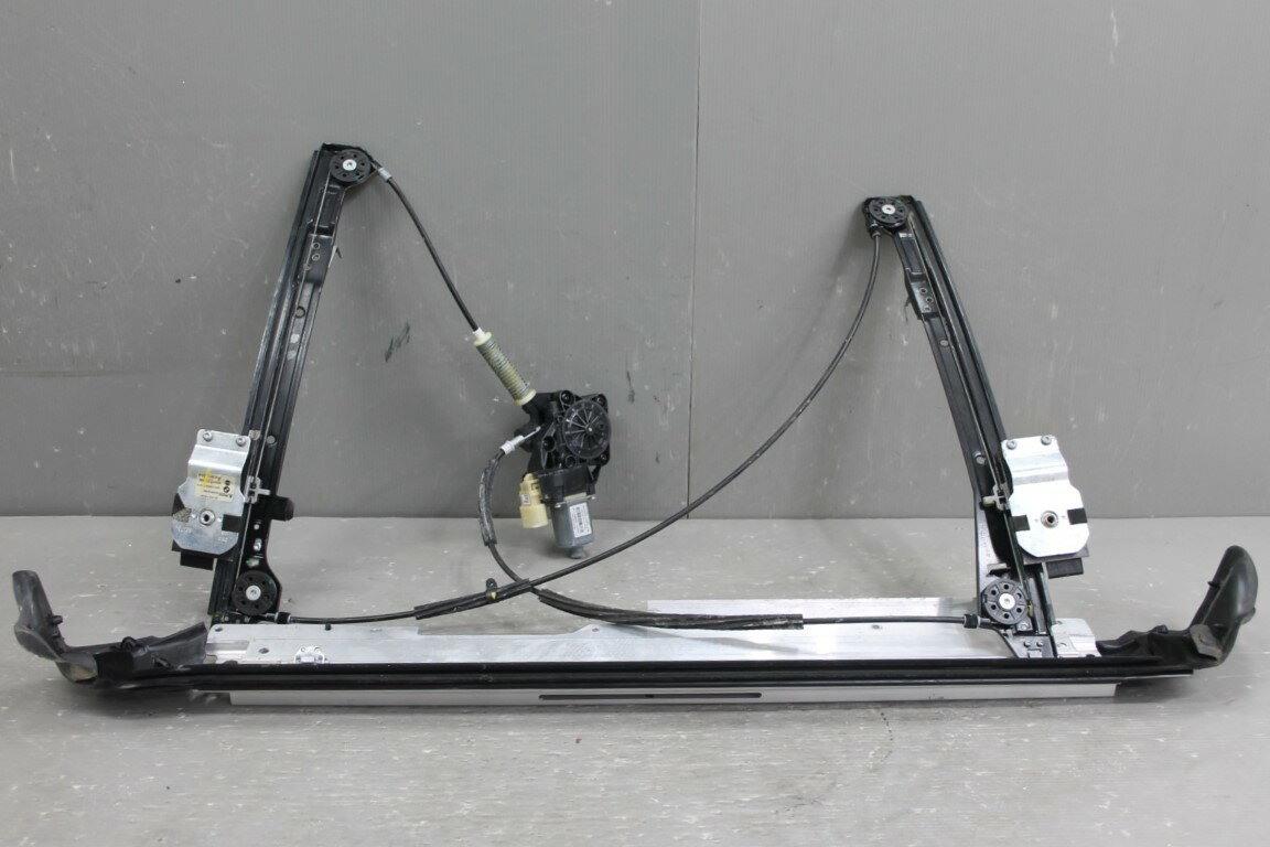 BMW MINI ミニ クラブマン クーパーS 右H(R55 MM16) 純正 破損無 動作保証 右 パワーウィンドウレギュレーター モーター付 p058169 中古20250926