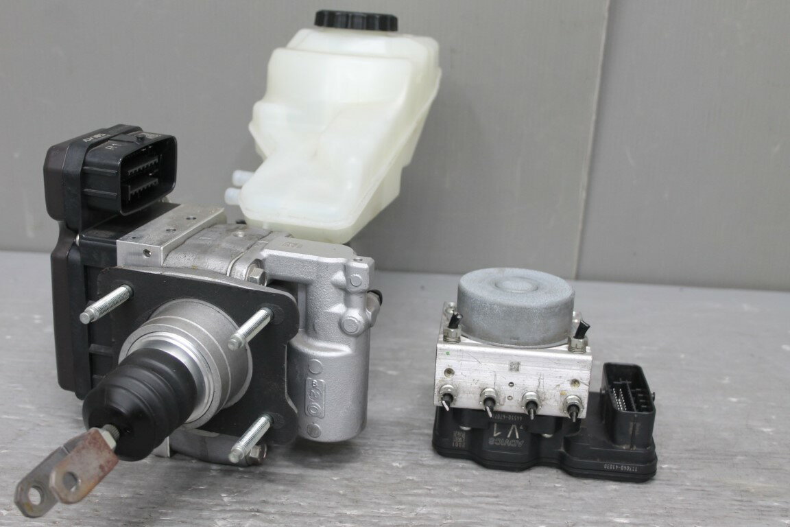 50 プリウス S セーフティープラス(ZVW50) 純正 破損無 動作保証 ABSアクチュエーター ブレーキマスターセット 47210-47100 p058171 中古20250926