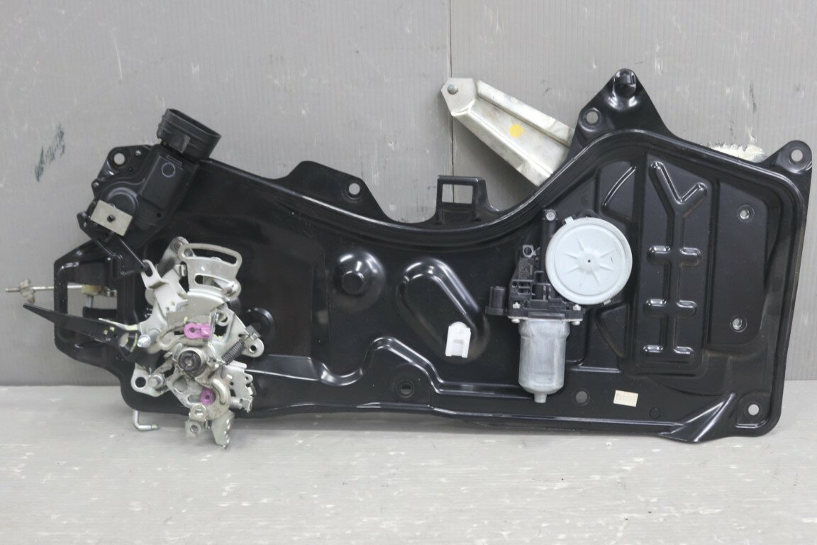 トヨタ シエンタ XS エディション 中期(NCP81) 純正 左後 レギュレーター 左リア 破損無 動作保証 Toyota p058196