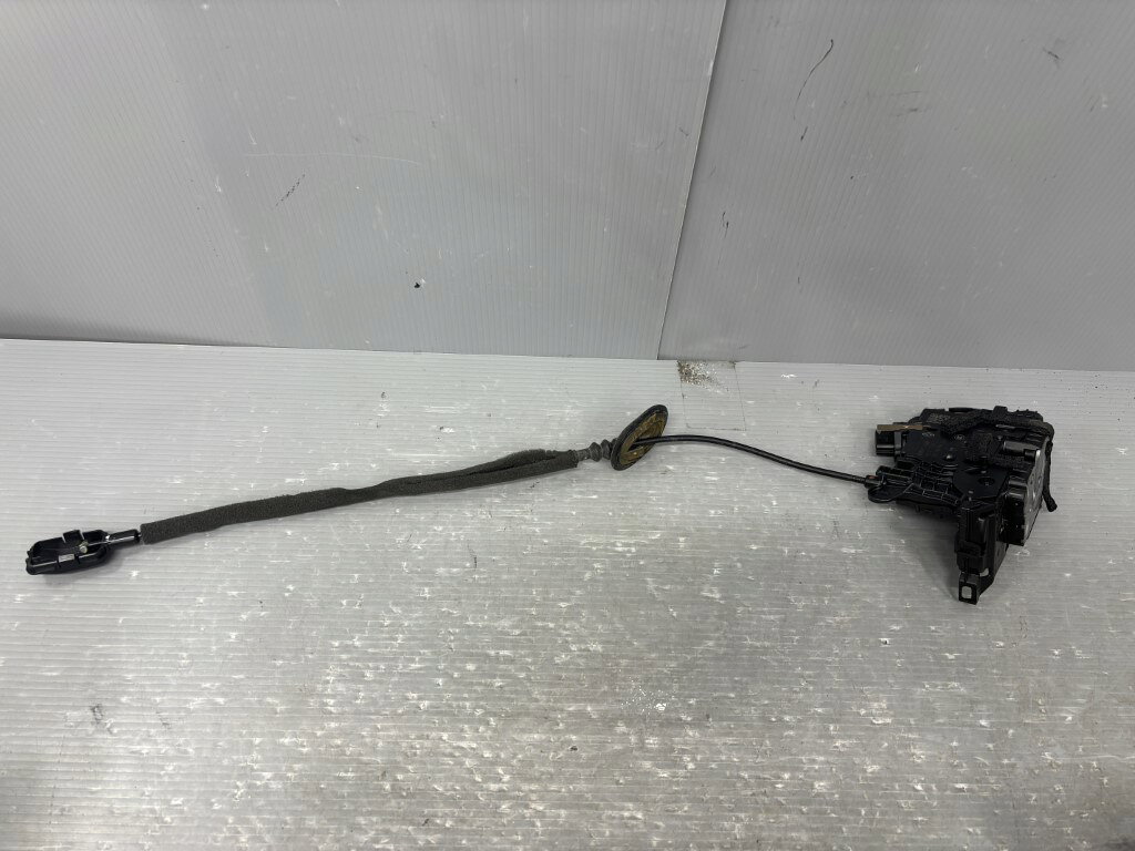 ルノー キャプチャー(2R 2RH5F J87) 純正 右後 ドアロック アクチュエーター 右リア 右R 805027072 Renault Captur フランス車 p058266