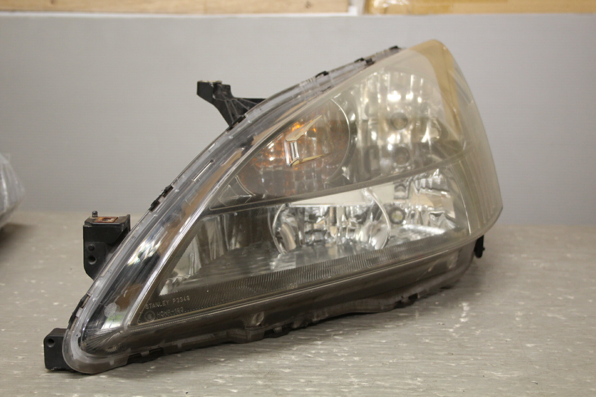 樂天商城 - ホンダ インスパイア(UC1) 純正 スタンレー 左 ヘッドランプ HID キセノン バラスト P3349 p049398 中古20241023