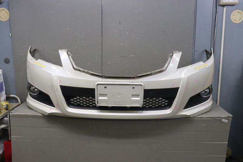 Rakuten - レガシィ ワゴン C型(BR9) 純正 フロントバンパー フォグ 37J 白系 57702AJ011WV P028023 中古 20221022