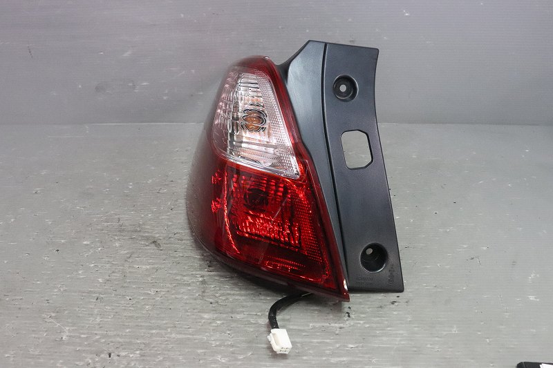 エクシーガ 2.0i-S 前期 (YA4) 純正 イチコー 左 テールランプ テールライト D060 / 84912YC030 p040102 中古20231108
