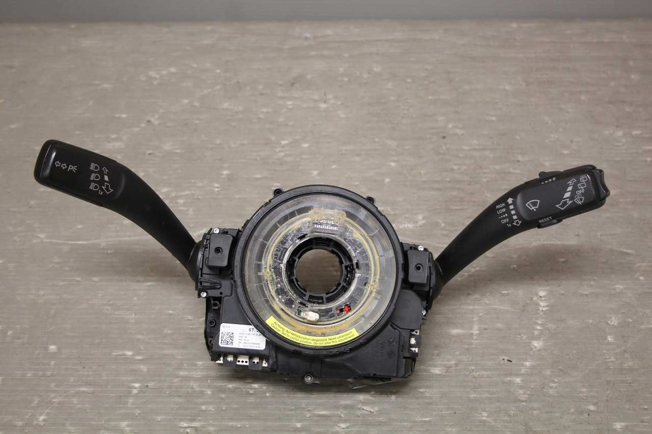 アウディ A4 アバント 1.8(8KCDH) 純正 ディマースイッチ スパイラルケーブル付 コンビネーションスイッチ 8K0 953 502 BJ 8K0 953 568 F p049477 中古20241024