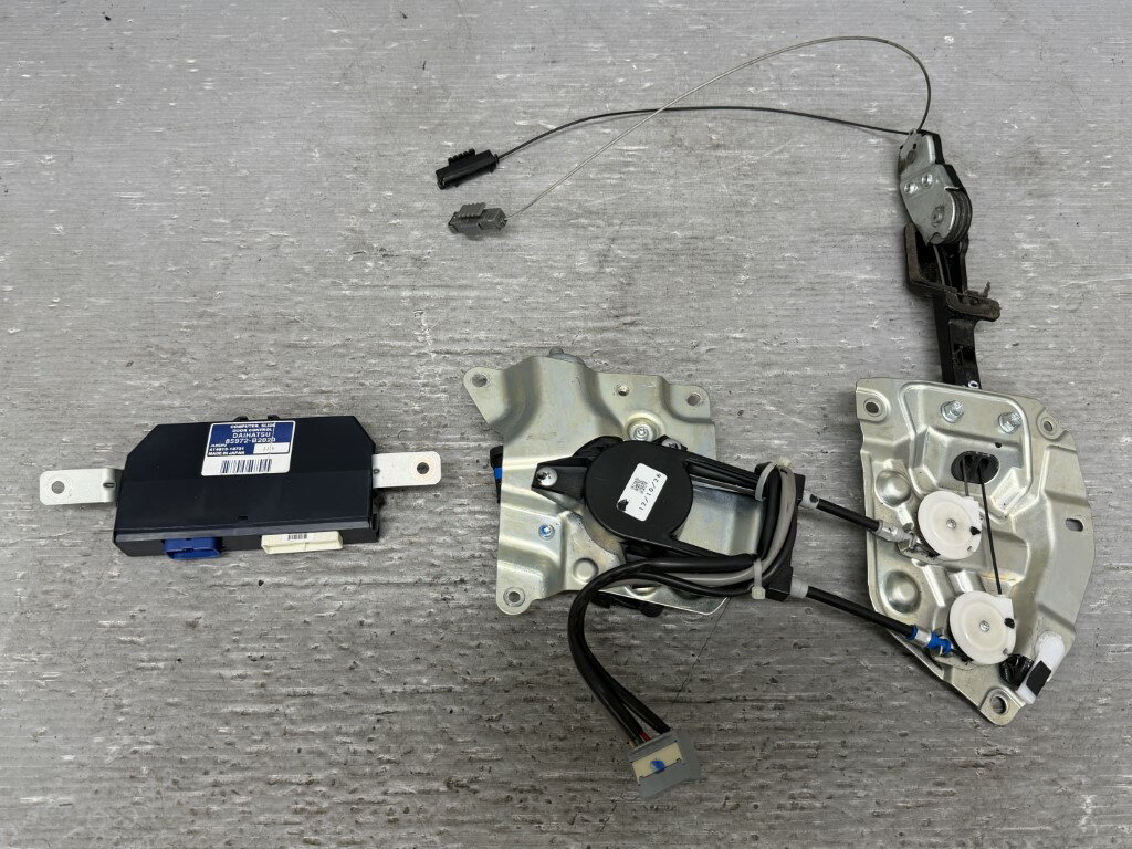 Rakuten - タント カスタム RS 後期(L375S) 純正 アイシン 左リア (後) パワースライドドアモーター コンピューター付 85972-B2020 p058379 中古20251008