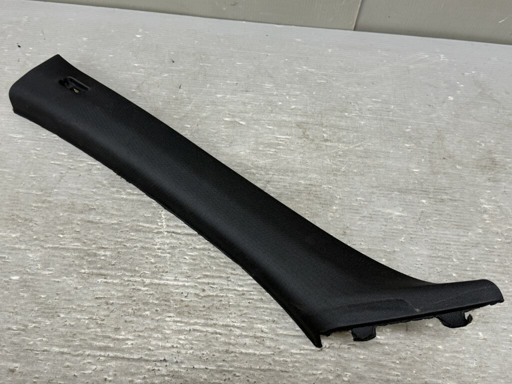 BMW 323i セダン Mスポーツパッケージ 右H 3シリーズ(E90 VB23) 純正 破損無 右 Aピラー トリム フロント（前） ピラー Aピラー 内張 p058432 中古20251010