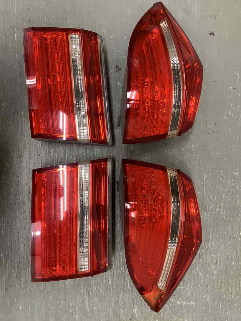 ホンダ エリシオン(RR5 RR1) 純正 イチコー 破損無 動作保証 リア テールランプ フィニッシャー 左右セット 4点 テールライト D046A D046B p049578 中古20241026