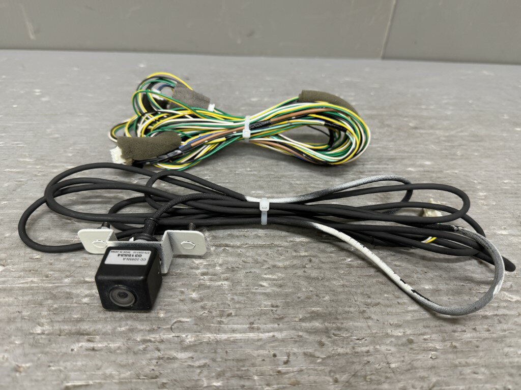 Rakuten - セレナ 20G 後期(C26) 純正 バックカメラ CC-1095W-A リアカメラ 日産 Nissan p058532