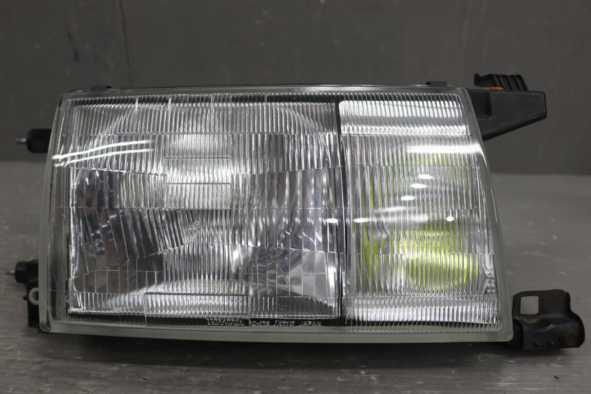 クラウン SDX 後期(GS130 GS130-AEPFK) 純正 右 ハロゲン ヘッドライト フォグあり 100-75445 コイト 動作保証 ヘッドランプ p058524