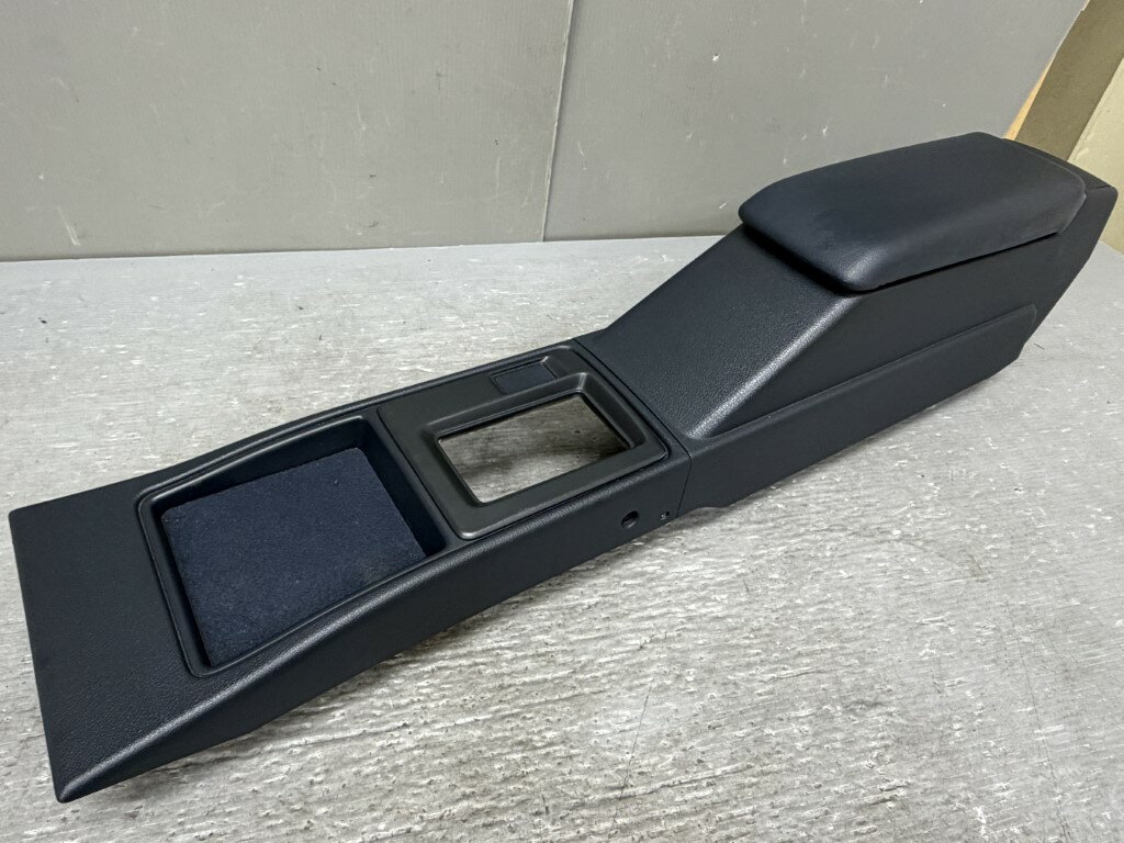 クラウン スーパーデラックス(GS130 GS130-AEPFK) 純正 センターコンソール 肘置き 小物入れ シフトパネル 58911-30070 破損無 p058561