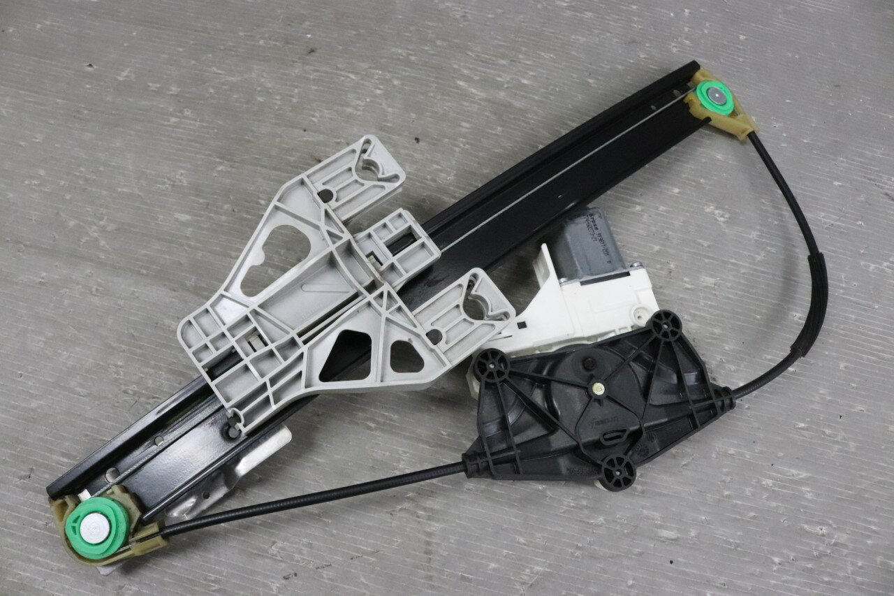 アウディ A4 アバント 1.8 TFSI 右H(8KCDH) 純正 brose 破損無 動作保証 右後 右リア パワーウィンドウ..