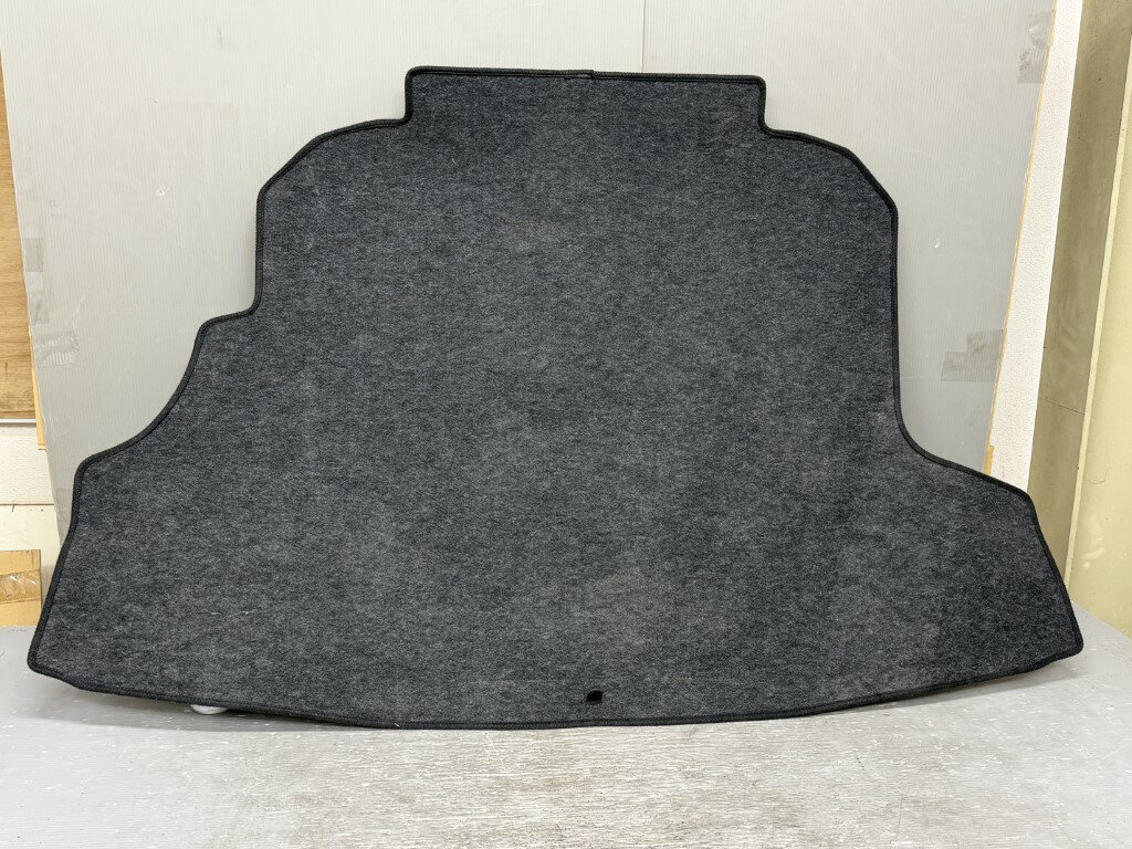 スカイライン クーペ 350GT 後期(CPV35 V35) 純正 破損無 トランクマット p058787 中古20251025