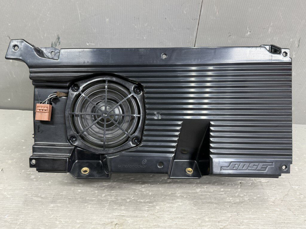 アルファロメオ アルファGT 右H(937 93720L) 純正 BOSE ボーズ 破損無 動作保証 サブウーハー ウーハー..